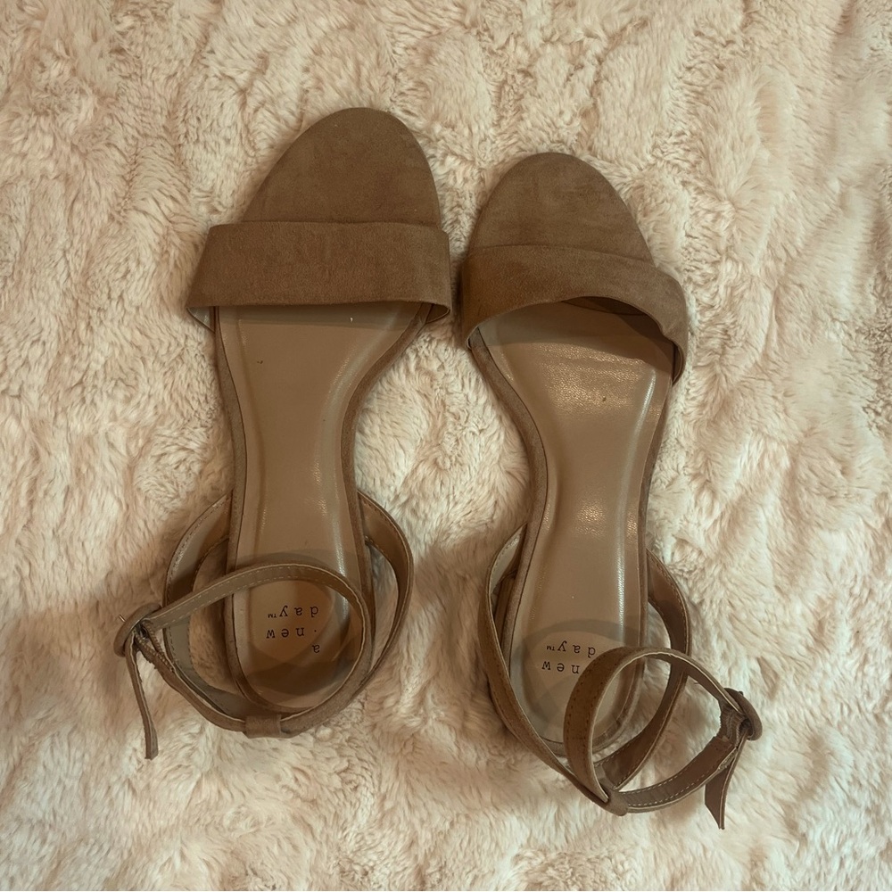 Simple Nude Sandals